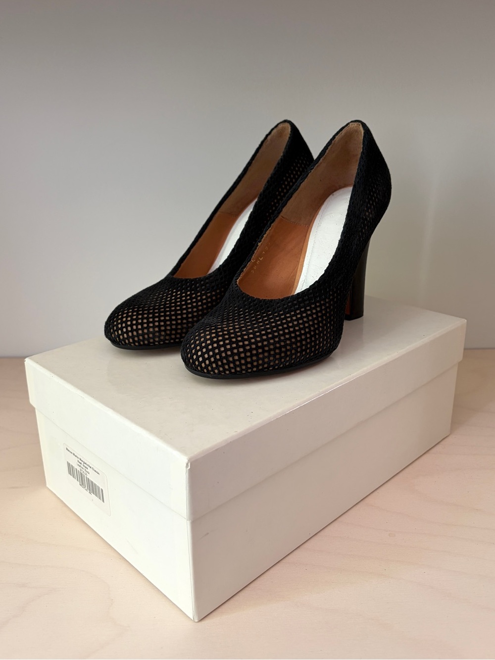 Maison Martin Margiela Fishnet Trompe L’Oeil Round-Toe Suede Pump 36.5 - Picture 13 of 14